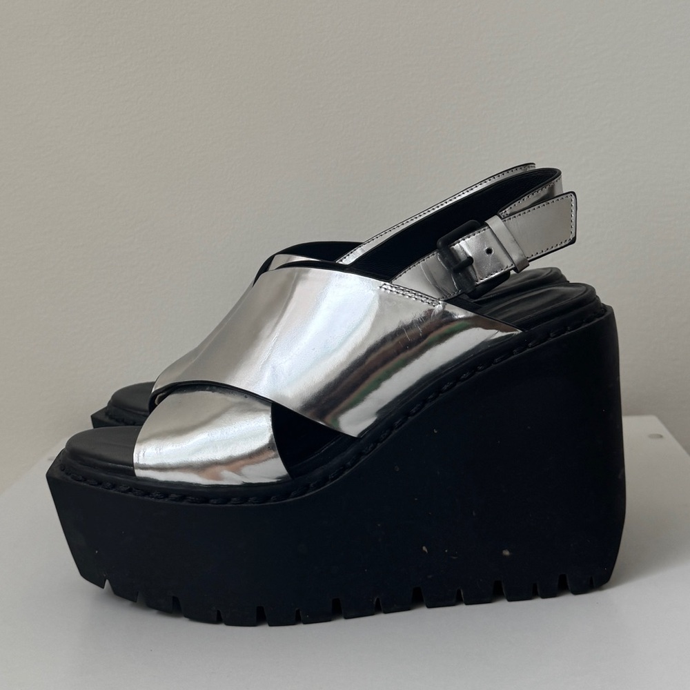 OPENING CEREMONY women’s cross cross silver platform sandal 37 (US 7)